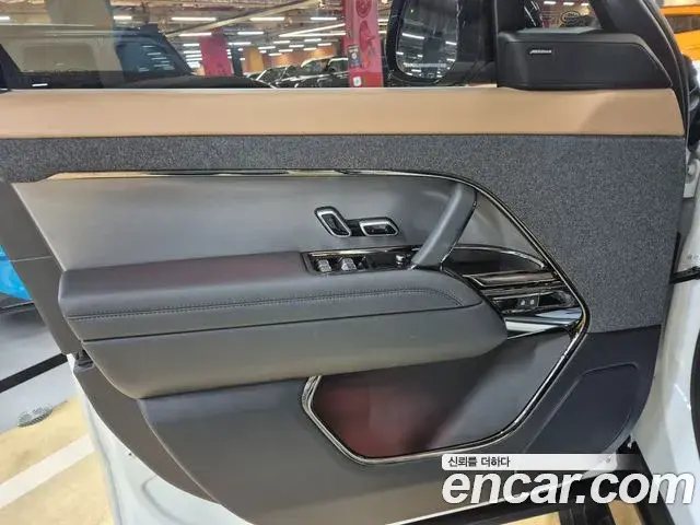 Land Rover Range Rover Sport 2023 — ფოტო 15/20