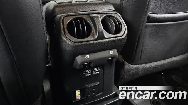 Jeep Wrangler 2023 — Фото 18/20