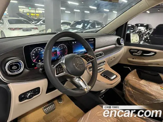 Mercedes-Benz V-Class 2025 — Фото 3/18