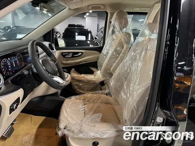 Mercedes-Benz V-Class 2025 — Фото 4/18