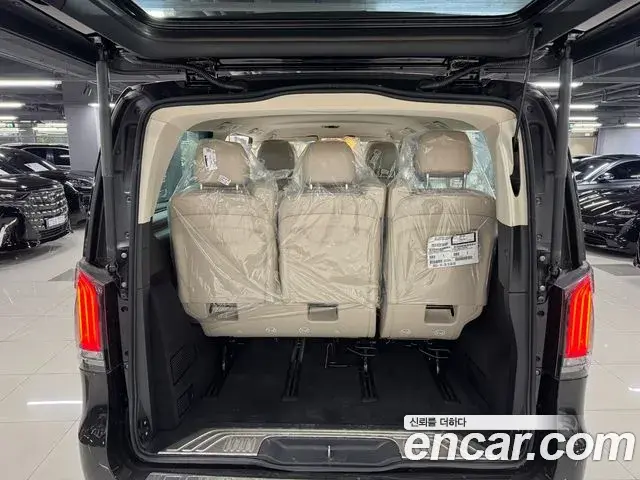 Mercedes-Benz V-Class 2025 — Фото 14/18