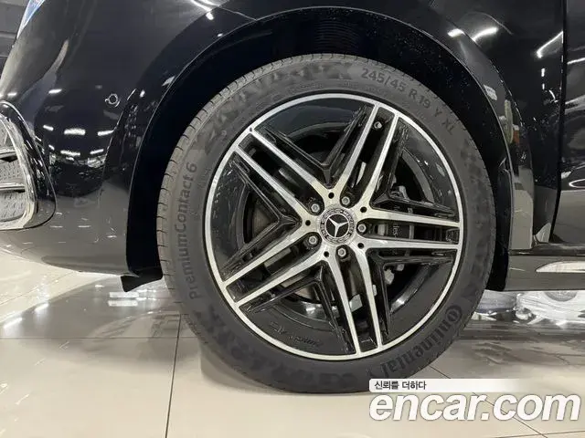 Mercedes-Benz V-Class 2025 — Фото 15/18