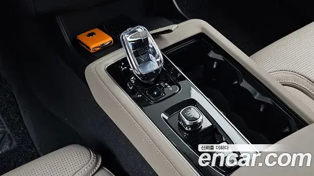 Volvo XC90 2025 — Фото 9/20