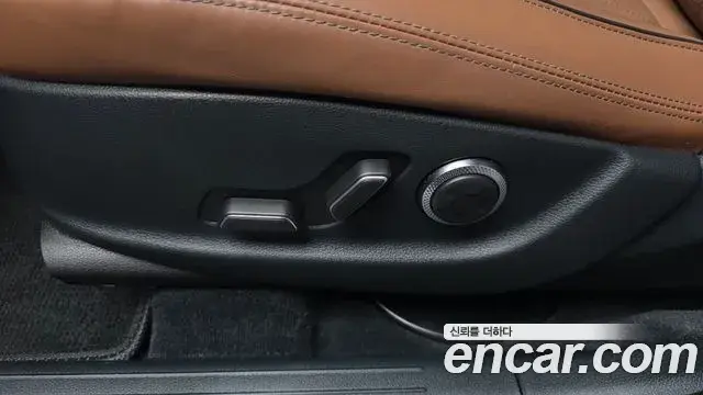 Genesis GV70 2024 — Photo 37/37