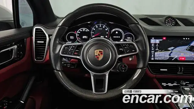 Porsche Cayenne 2020 — Фото 13/20