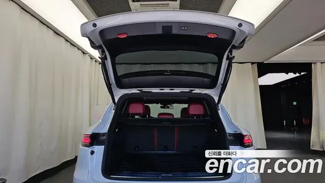 Porsche Cayenne 2020 — Фото 20/20