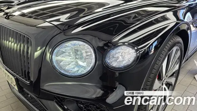 Bentley Flying Spur 2021 — Şəkil 26/34