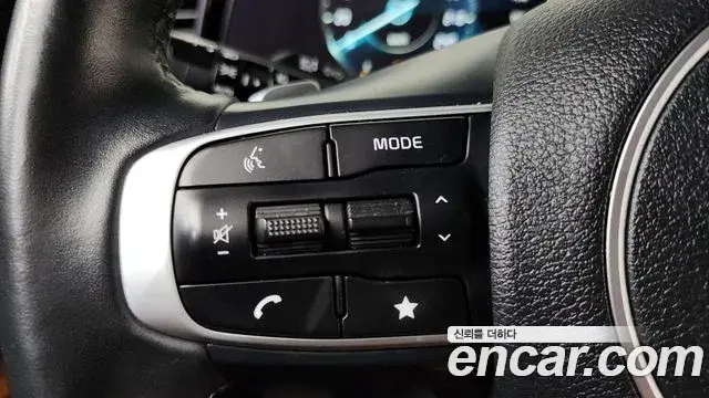 Kia Sportage 2023 — Фото 17/20
