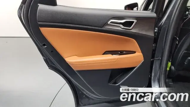 Kia Sportage 2023 — ფოტო 8/32