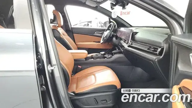 Kia Sportage 2023 — ფოტო 28/32