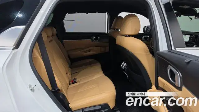 Kia Sorento 2022 — Фото 11/20