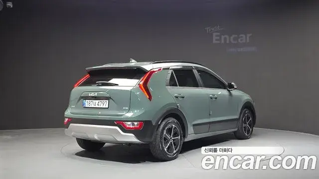 Kia Niro 2023 — Photo 2/20