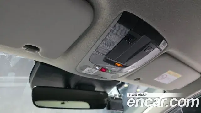 Kia Niro 2023 — Photo 17/20