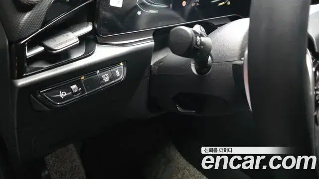 Kia Niro 2023 — Photo 18/20