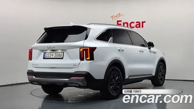 Kia Sorento 2024 — Фото 2/20