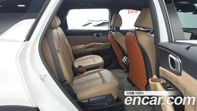 Kia Sorento 2024 — Фото 11/20
