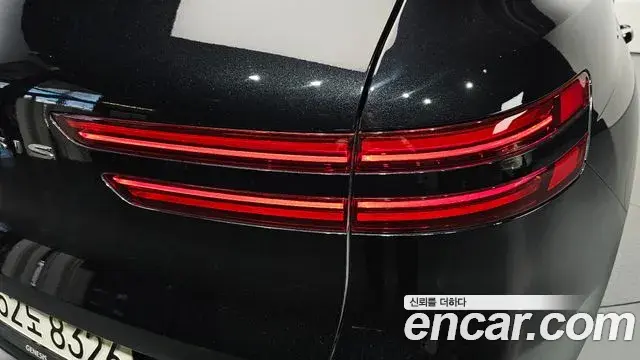 Genesis GV70 2022 — ფოტო 26/32