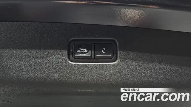 Genesis GV70 2022 — ფოტო 17/32