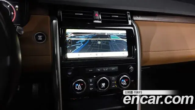 Land Rover Discovery 5 2018 — Фото 14/20