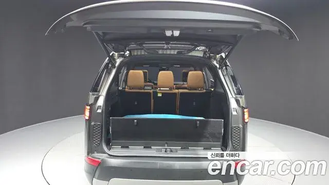 Land Rover Discovery 5 2018 — Фото 20/20