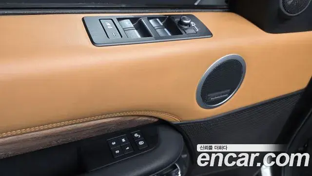Land Rover Discovery 5 2018 — Şəkil 16/36