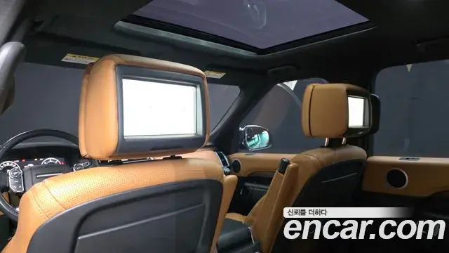 Land Rover Discovery 5 2018 — Şəkil 11/36