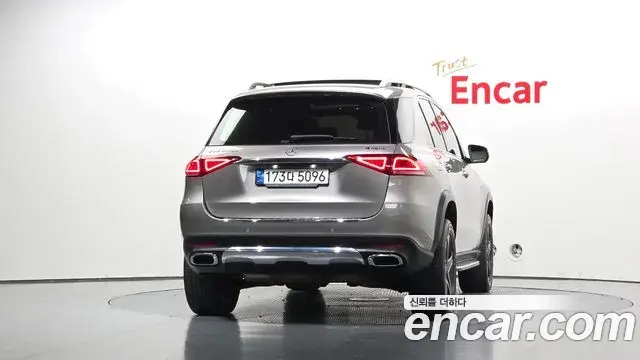Mercedes-Benz GLE-Class 2021 — Photo 4/20