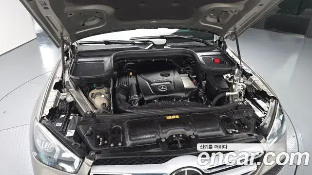 Mercedes-Benz GLE-Class 2021 — Photo 6/20