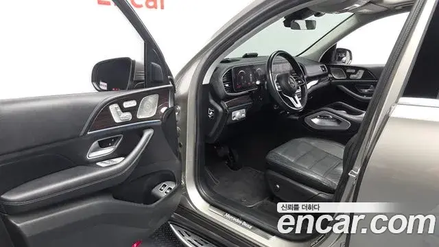 Mercedes-Benz GLE-Class 2021 — Photo 10/20