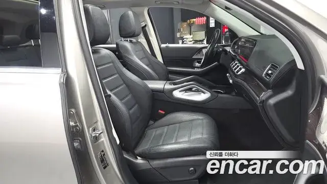 Mercedes-Benz GLE-Class 2021 — Photo 11/20