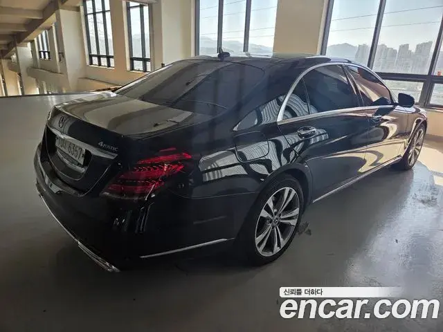Mercedes-Benz S-Class 2018 — Фото 5/16