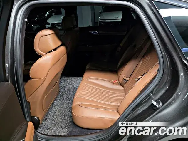 Genesis Electrified G80 2021 — Photo 8/20