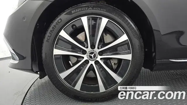 Mercedes-Benz E-Class 2020 — ფოტო 5/20