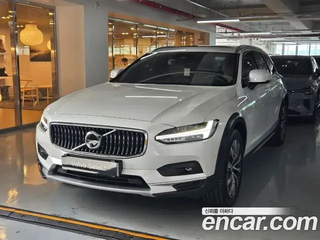 Volvo V90 Cross Country 2025 — Фото 9/16