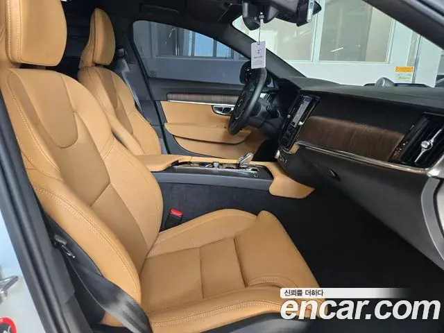 Volvo V90 Cross Country 2025 — Фото 6/16