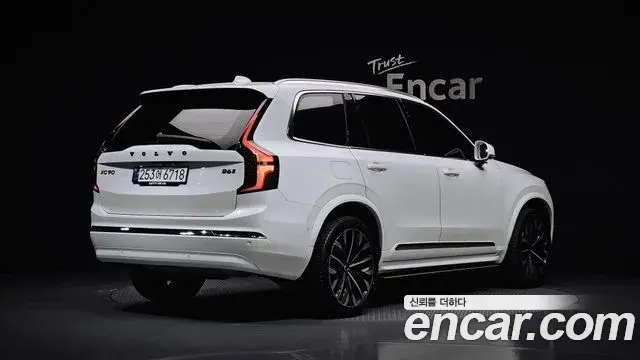 Volvo XC90 2026 — Фото 2/20