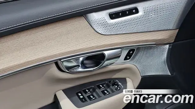 Volvo XC90 2026 — Фото 18/20