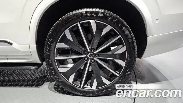 Volvo XC90 2026 — Şəkil 10/31