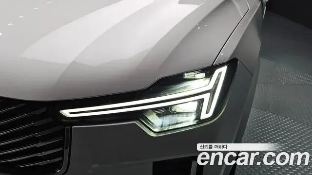 Volvo XC90 2026 — Şəkil 30/31