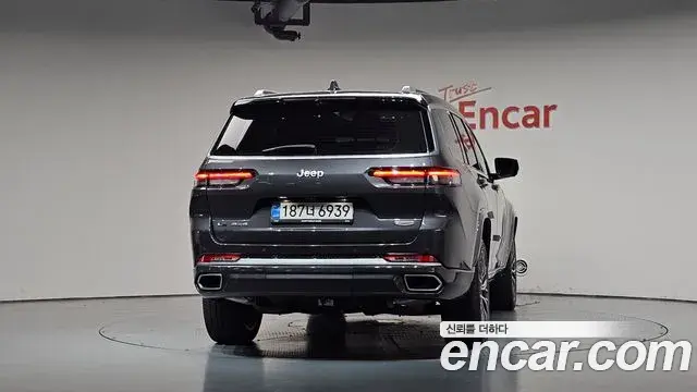Jeep Grand Cherokee 2021 — Фото 4/20