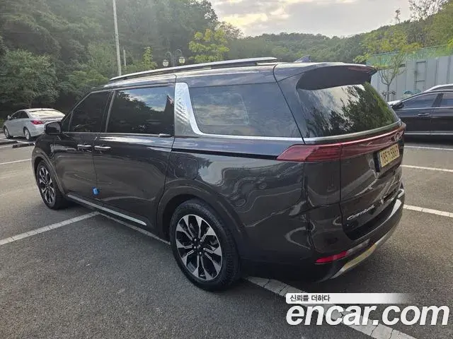 Kia Carnival 2021 — Photo 1/20