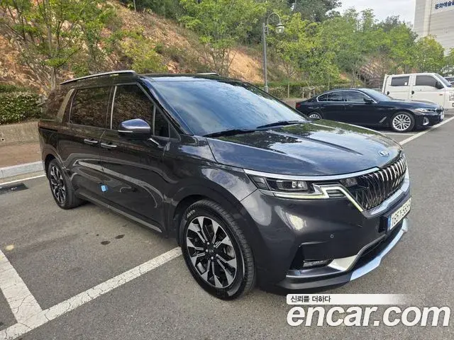Kia Carnival 2021 — Photo 18/20