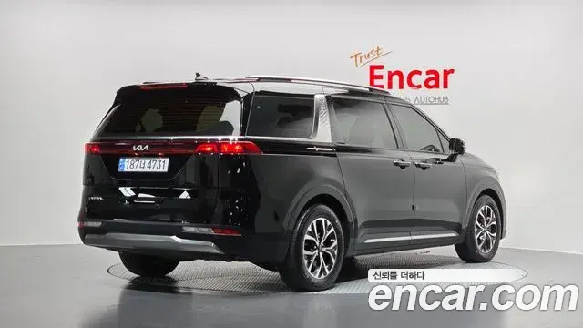 Kia Carnival 2023 — Фото 2/20
