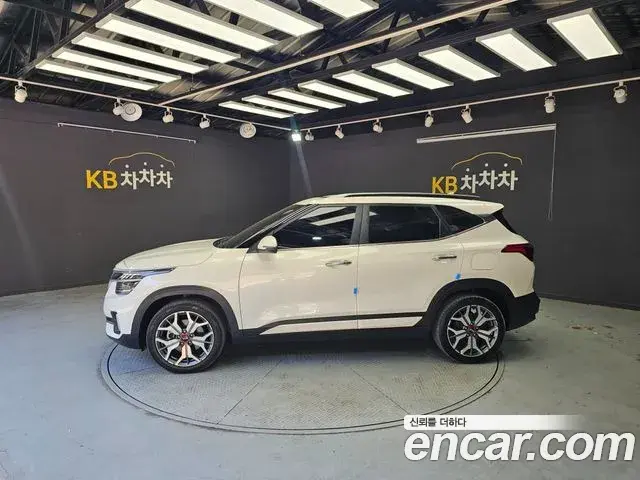 Kia Seltos 2020 — Фото 3/20