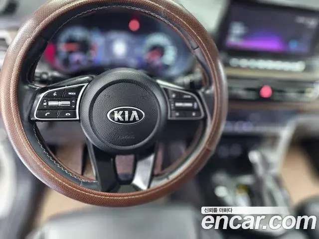 Kia Seltos 2020 — Фото 10/20
