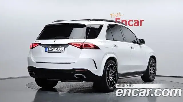 Mercedes-Benz GLE-Class 2022 — Фото 2/20