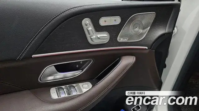 Mercedes-Benz GLE-Class 2022 — ფოტო 25/36