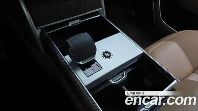 Land Rover Range Rover 2024 — ფოტო 13/20
