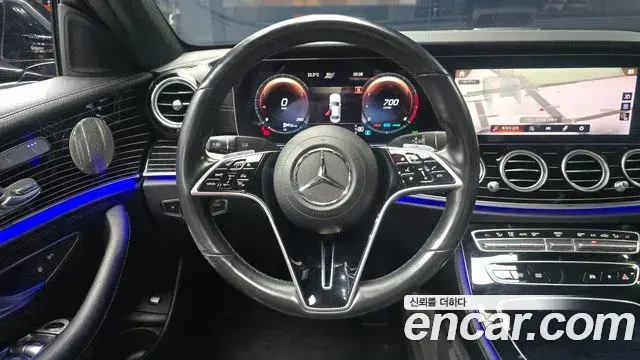 Mercedes-Benz E-Class 2021 — Фото 13/20
