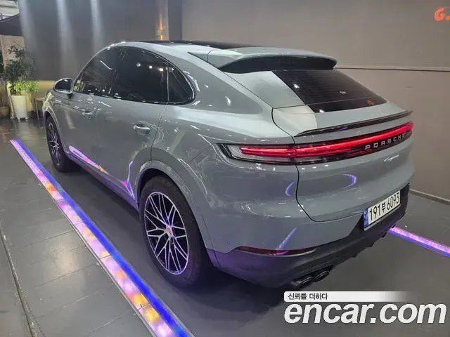 Porsche Cayenne 2024 — Фото 1/20